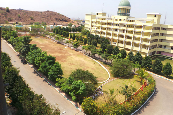 https://cache.careers360.mobi/media/colleges/social-media/media-gallery/7841/2020/9/25/Campus-View of Dr DY Patil School of Management Pune_Campus-View.png